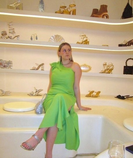 Emspensiveemily adult model galleries