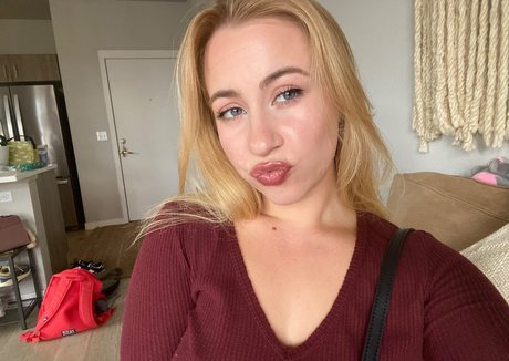 LilyWithAFatty high quality model pics