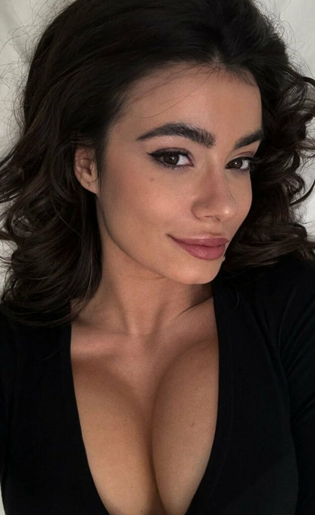 elebertolifree pornstar erotic pic