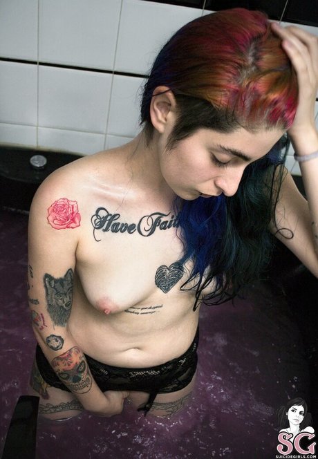 Karenzio adult model archive