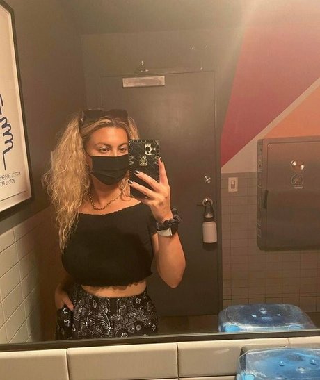 Tori Kelly perfect model photo