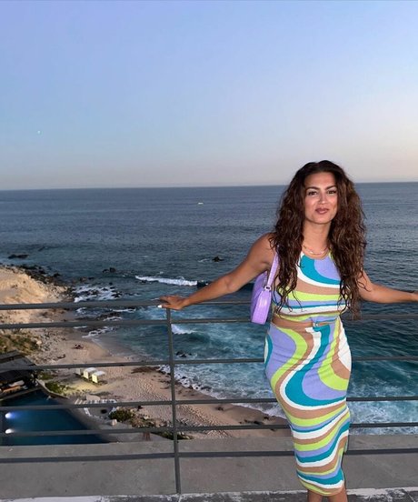 Tori Kelly star art pictures