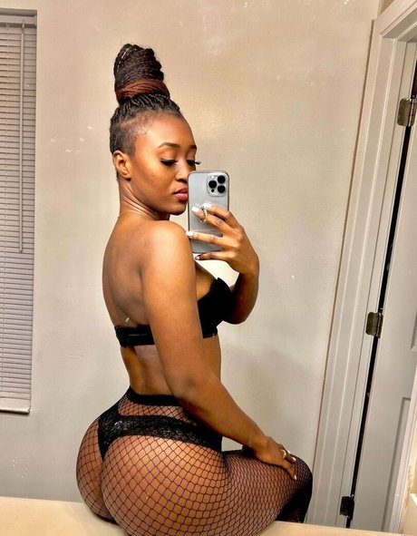 Queen Aminata Profile pic