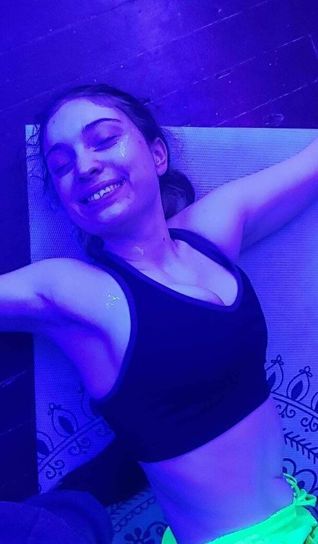 pissmintsalad model erotic photos