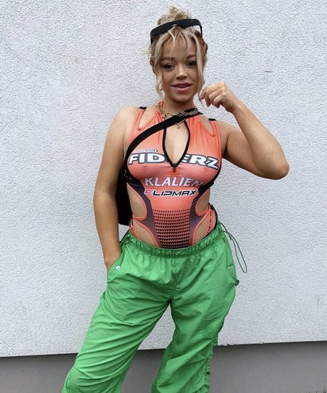 Festivalstyled xxx model pics