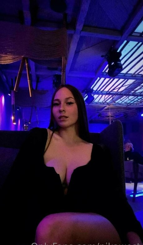 nikawest model hot picture