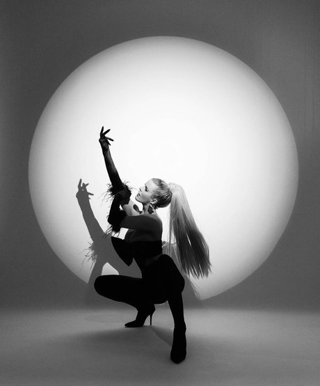 Mckenzie Hewson model hot image