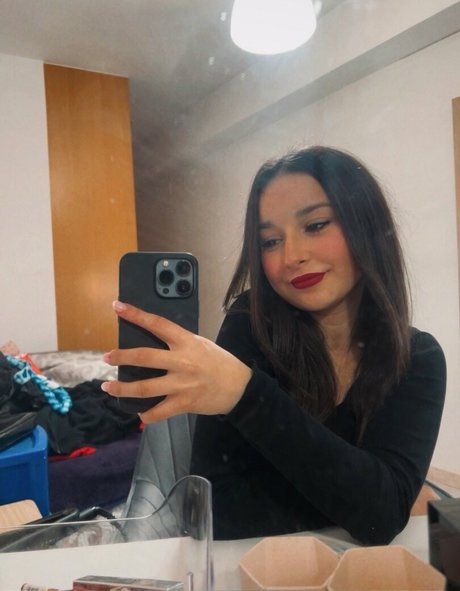 narjess pornstar pretty picture