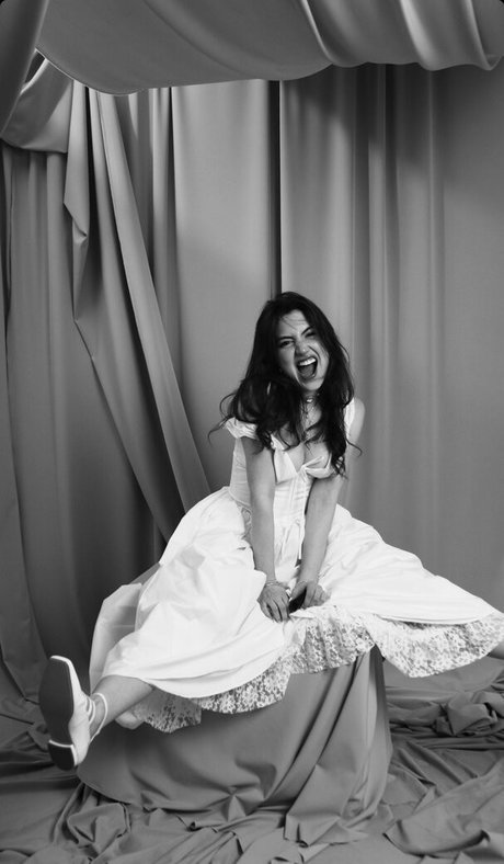 Sophie Silva star top picture