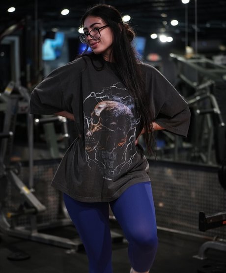 flexwness model hd photos