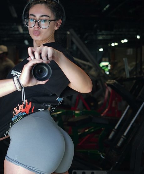 flexwness adult model pictures