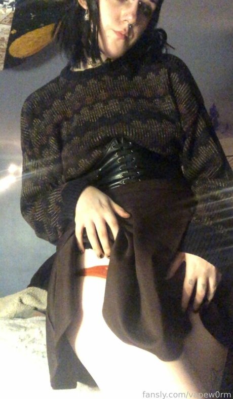 vapew0rm nude model galleries