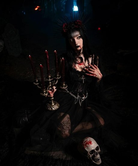 CreepyCassy top star pictures