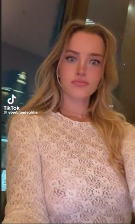 yourblondegirlie star photo