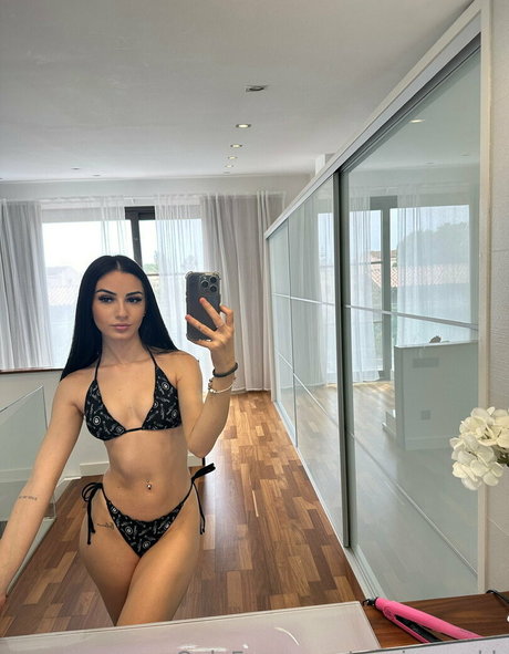 mariana skk pornstar nude images