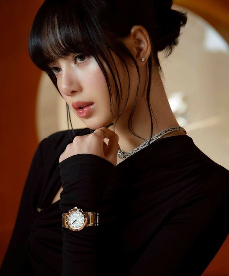 Lisa Blackpink erotic model pic