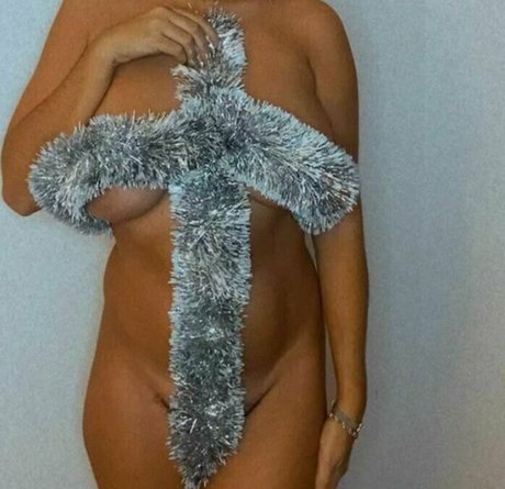 Busty Love pornstar xxx photo