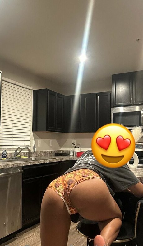 flowerbombbbb model beautiful pic