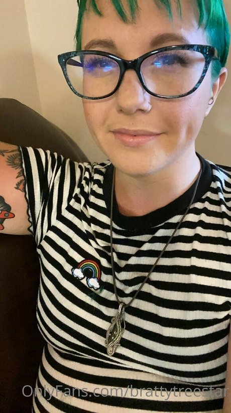 brattytreestar sexy model pics