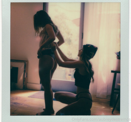 aubreyallia naked model gallery