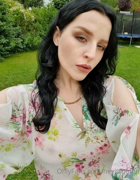 zoeunholy star pornographic images