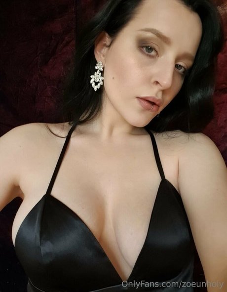 zoeunholy pornstar nice images