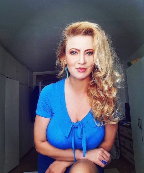 Berina Fati model beautiful galleries