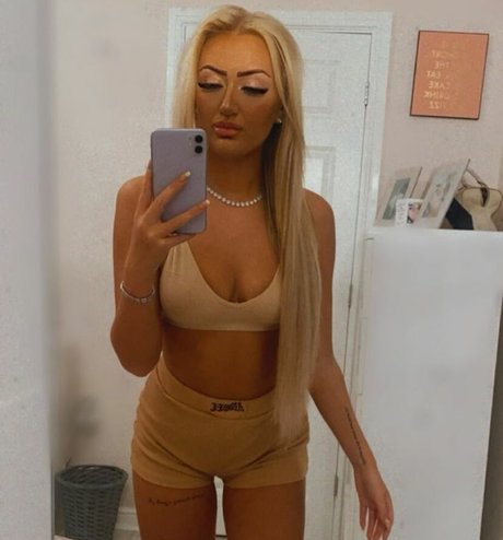 Lily Mcalpine Profile pic