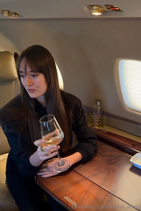 sasha araki high quality actress pictures