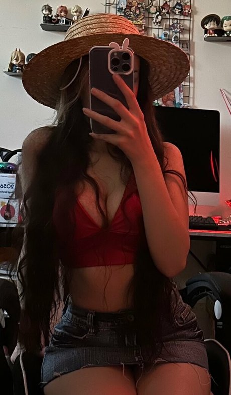 Delusionalsh0ne model pornographic photos