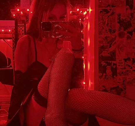 Delusionalsh0ne porn star photos