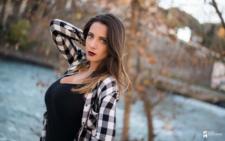 Cleo Bracchi model naked picture