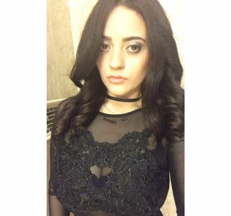 Maria Sharrad pretty pornstar pics