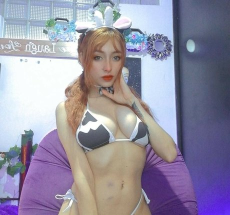 Nebamazee naked pornstar photo