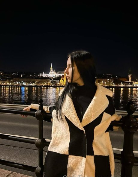 kira lovely free actress image