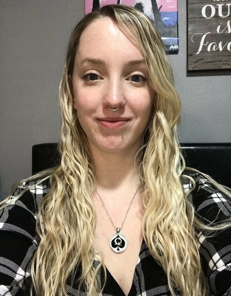 HotwifeAly high quality pornstar archive