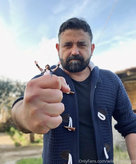 wild boar giant model exclusive image