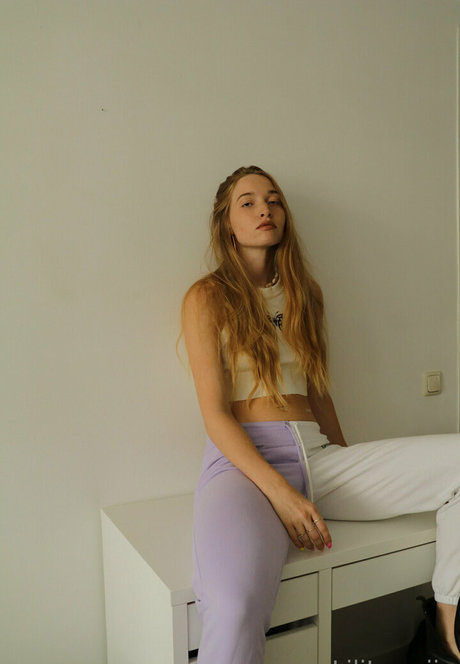 Lilijasmijn pornstar naked image