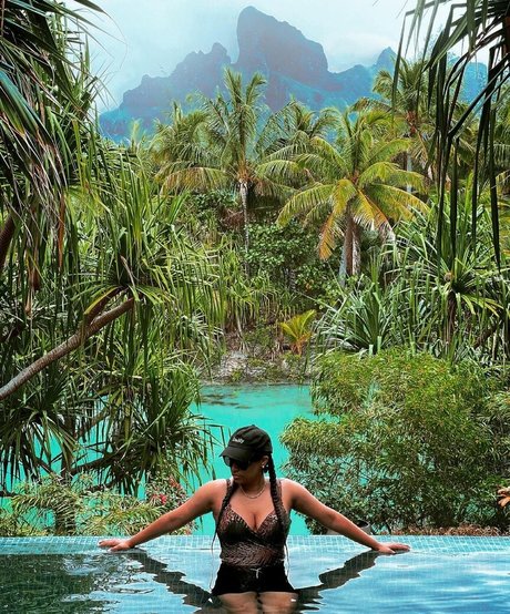 Lilly Singh star free image