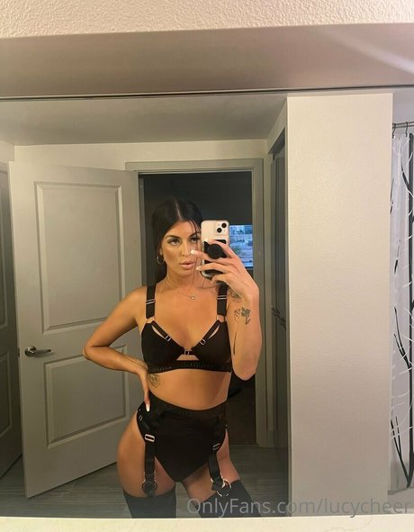 lucymomma sexy model pics