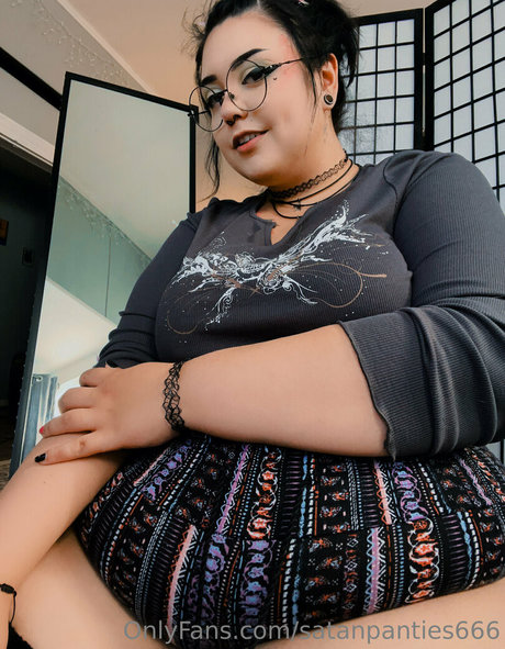 satanpanties666 adult model img