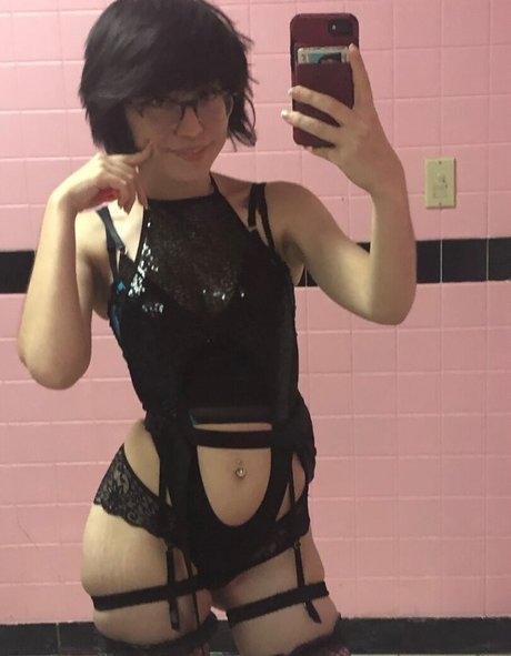 leez_____ hot star photo