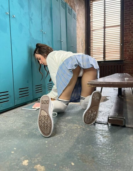 youngy lizzy exclusive pornstar pics