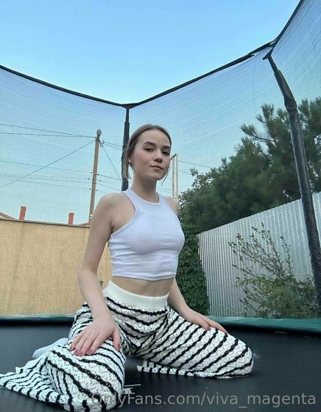 viva magenta top star archive