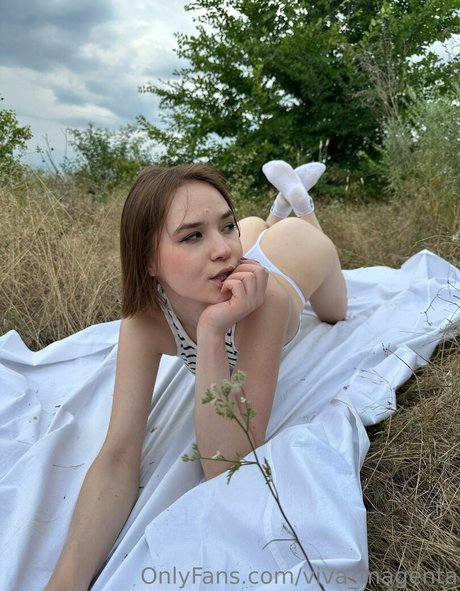 viva magenta model galleries