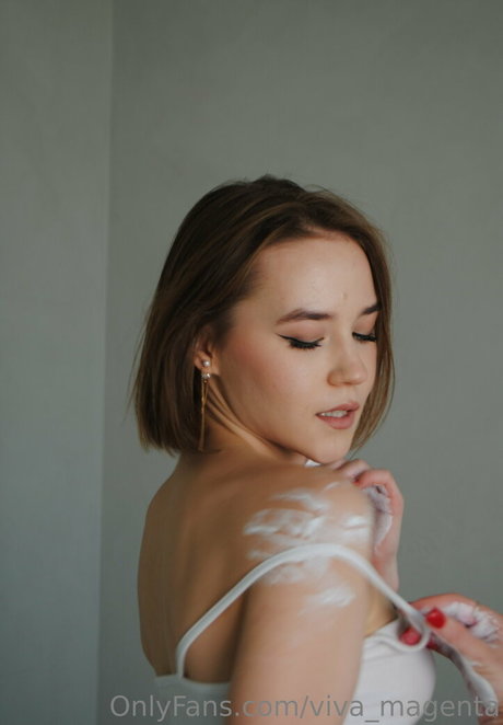 viva magenta beautiful model pics