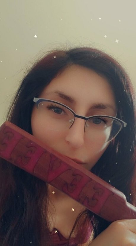 littleeevee66 pretty actress pic