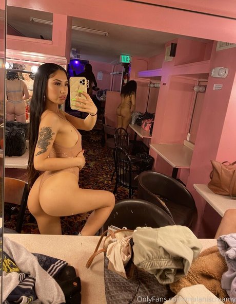 wetaja xxx actress photos