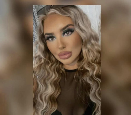 ElleHutchx sexy star picture