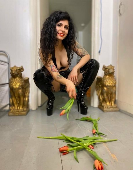 mistresssophiasahara Profile pic